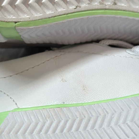 Lacoste White and Green Sneakers Classic Style Size US4.5 - Picture 6 of 7